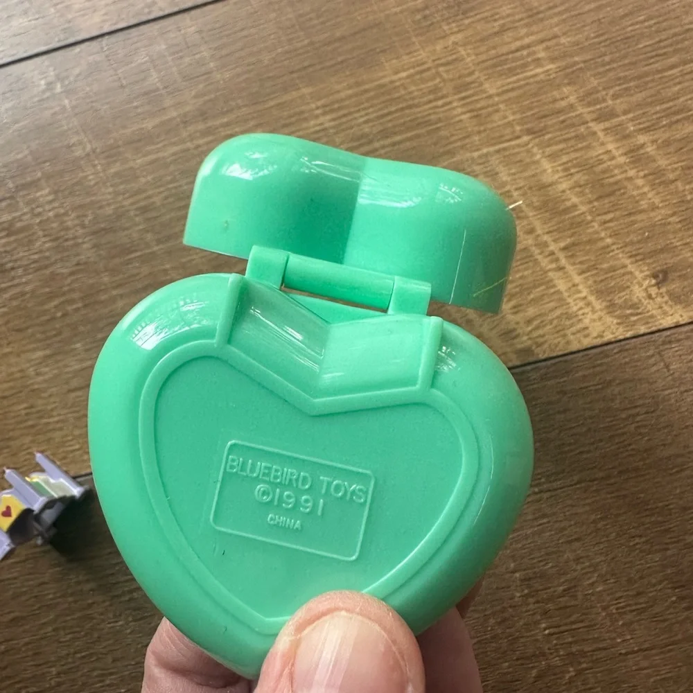 Vintage Bedtime Heart-Shaped Dollhouse Polly Pocket - Picture 7 of 12